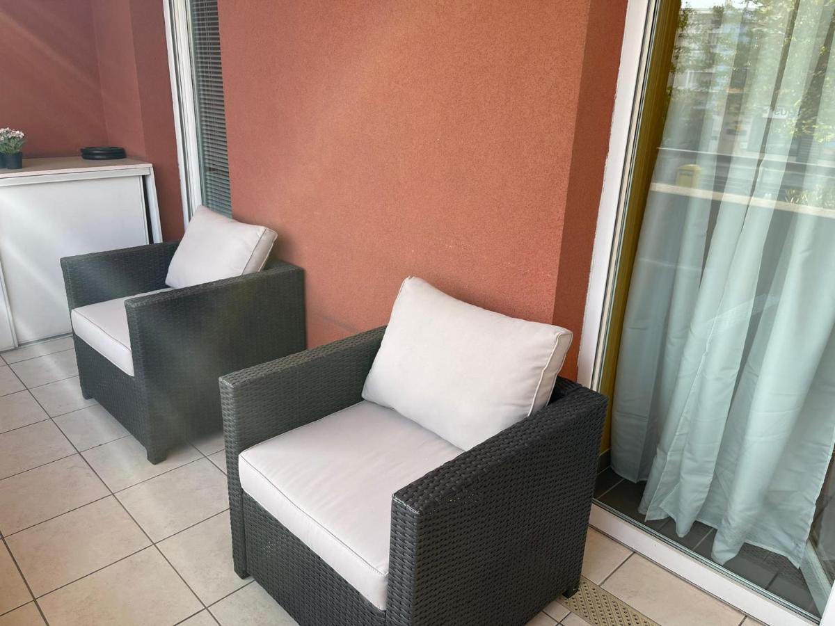 Superbe Appart 2 Pieces 8 Min A Pied De La Mer Apartment Frejus