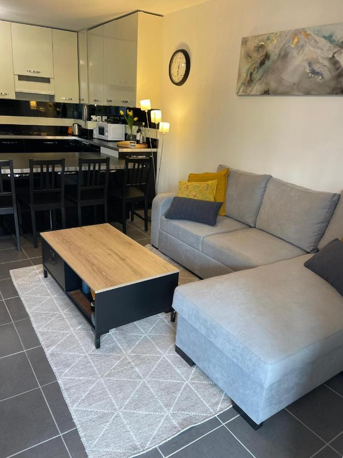 Superbe Appart 2 Pieces 8 Min A Pied De La Mer Apartment Frejus